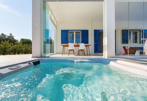 Villa Betty: Blauw, Samengesteld Materiaal, Zwembad, Vrije Tijd, Toevlucht, Buitenmeubels, Schaduw, Villa, Ontwerp, Eco Hotel