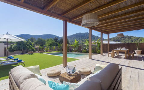 Villa Allegra: Toevlucht, Veranda, Meubilair, Eco Hotel, Schaduw, Dek, Zwembad, Buitenmeubels, Vrije Tijd, Beits