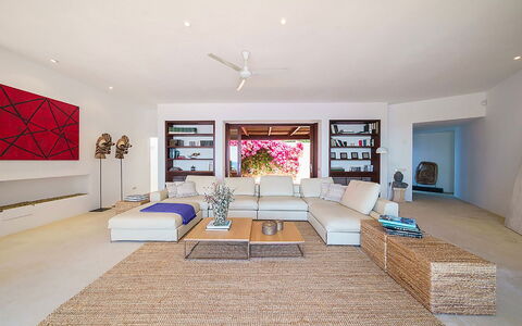 Villa Francisca: Meubilair, Flooring, Interieur Ontwerp, Verdieping, Bankstel, Woonkamer, Appartement, Huis, Kamer, Plafond