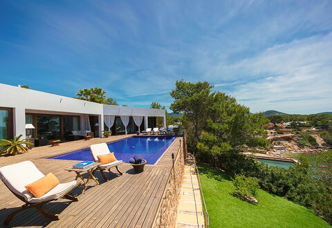 Villa Francisca: Zwembad, Toevlucht, Eco Hotel, Villa, Hotel, Ligstoel, Badplaats, Buitenmeubels