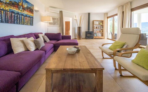 Villa Sharon: Meubilair, Interieur Ontwerp, Flooring, Bankstel, Verdieping, Hout, Woonkamer, Kamer, Plafond, Houten Vloer