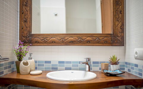 Villa Sharon: Interieur Ontwerp, Loodgieterswerkinrichting, Loodgieter, Badkamer, Wastafel In De Badkamer, Kraan, Spiegel, Wastafel, Tegel