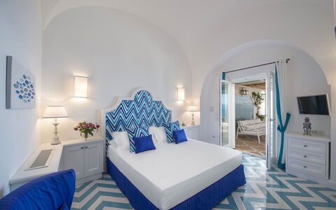 Villa Melissa: Blauw, Meubilair, Toevlucht, Hotel, Stoel, Zwembad, Badplaats, Eco Hotel, Villa, Boutique Hotel