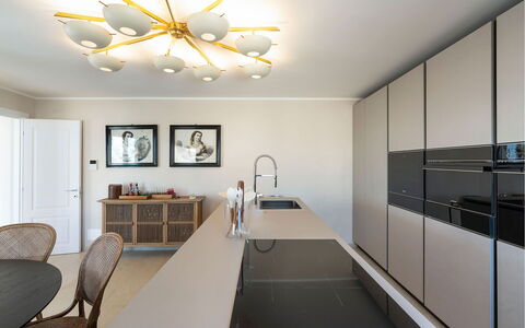 Sibilla: Plafond, Lichte Inrichting, Interieur Ontwerp, Kroonluchter, Ontwerp, Natuurlijk Materiaal, Keuken En Eettafel, Eetkamer, Houten Vloer