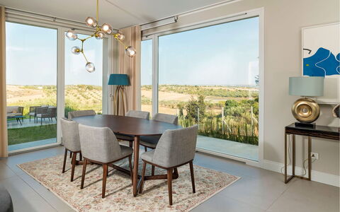 Green Hill: Meubilair, Interieur Ontwerp, Stoel, Tafel, Flooring, Keuken En Eettafel, Verdieping, Eetkamer, Plafond, Kamer