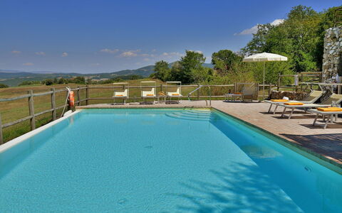 Villa Ghirlanda: Blauw, Zwembad, Buitenmeubels, Toevlucht, Eco Hotel, Ligstoel, Villa, Thermae, Badplaats, Hotel