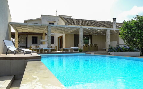 Villa Adriana: Zwembad, Toevlucht, Woongebied, Thermae, Buitenmeubels, Meubilair, Huis, Eco Hotel, Samengesteld Materiaal, Schaduw