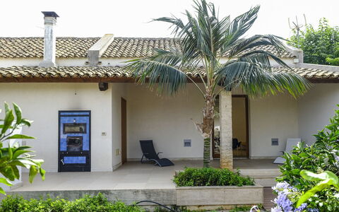 Villa Adriana: Woongebied, Huis, Landgoed, Schaduw, Tuin, Hacienda, Eco Hotel, Landscaping, Toevlucht