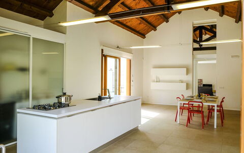 Villa Adriana: Interieur Ontwerp, Flooring, Hout, Plafond, Verdieping, Keuken, Countertop, Architectuur, Meubilair, Verlichting