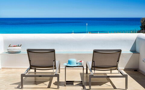 Villa Federica: Blauw, Meubilair, Buitenmeubels, Stoel, Zee, Kust En Oceanic Landvormen, Oceaan, Kust, Schaduw, Strand