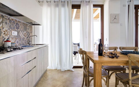 Villa Federica: Meubilair, Interieur Ontwerp, Hout, Flooring, Keuken, Verdieping, Huis, Countertop, Kamer, Verlichting