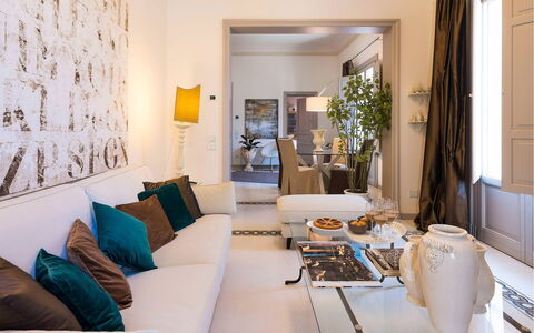 Dimora Simona: Meubilair, Interieur Ontwerp, Bankstel, Muur, Flooring, Woonkamer, Kamer, Tafel, Verdieping, Plafond