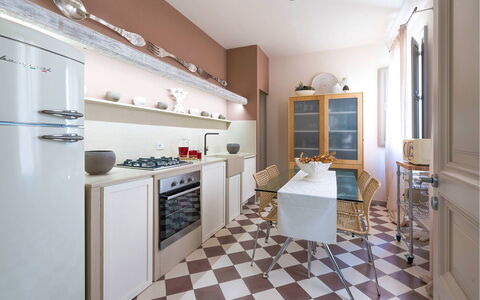 Dimora Simona: Interieur Ontwerp, Flooring, Keuken, Toestel Van De Keuken, Verdieping, Meubilair, Major Appliance, Hout, Cabinetry, Countertop