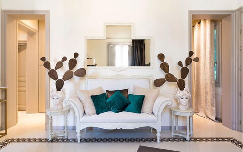 Dimora Simona: Meubilair, Interieur Ontwerp, Muur, Flooring, Huis, Verdieping, Woonkamer, Bankstel, Verlichting, Kamer
