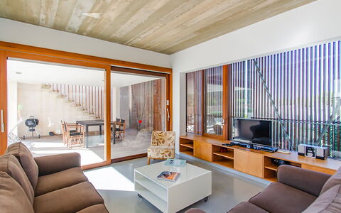 Villa Esplendida: Interieur Ontwerp, Flooring, Hout, Verdieping, Plafond, Kamer, Meubilair, Huis, Woonkamer, Beits