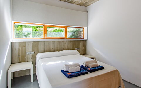 Villa Esplendida: Muur, Hout, Interieur Ontwerp, Plafond, Flooring, Verdieping, Slaapkamer, Bed, Kamer, Bedding