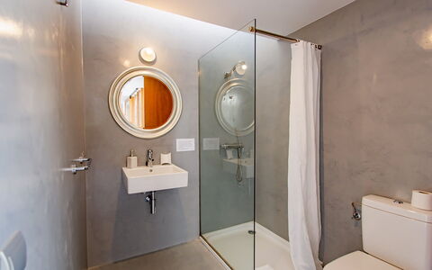 Villa Esplendida: Loodgieterswerkinrichting, Muur, Flooring, Badkamer, Verdieping, Interieur Ontwerp, Loodgieter, Verlichting, Kraan, Wastafel