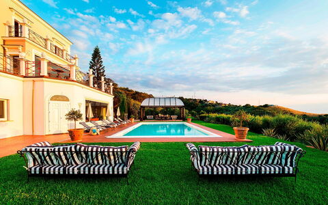 Blue Star Villa: Landgoed, Herenhuis, Hacienda, Toevlucht, Villa, Hotel, Balkon, Eco Hotel, Zwembad, Binnenplaats