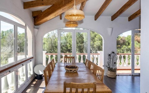 Villa Alejandra: Meubilair, Interieur Ontwerp, Flooring, Hout, Plafond, Verdieping, Tafel, Stoel, Keuken En Eettafel, Eetkamer
