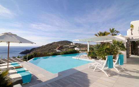 Villa Rocky: Blauw, Zwembad, Toevlucht, Eco Hotel, Vrije Tijd, Thermae, Villa, Landgoed, Buitenmeubels