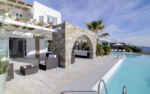 Villa Rocky: Zwembad, Toevlucht, Eco Hotel, Villa, Landgoed, Hotel, Herenhuis, Badplaats, Badplaats