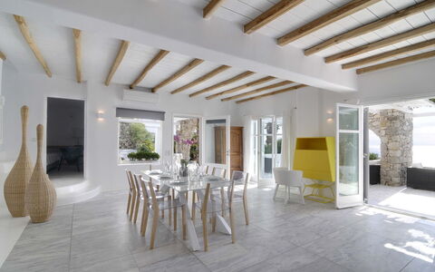 Villa Rocky: Meubilair, Flooring, Interieur Ontwerp, Verdieping, Stoel, Tafel, Keuken En Eettafel, Plafond, Huis, Eetkamer