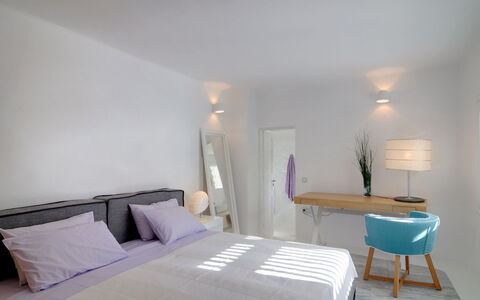 Villa Rocky: Meubilair, Interieur Ontwerp, Muur, Bed, Slaapkamer, Flooring, Plafond, Verdieping, Hout, Lichte Inrichting