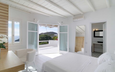 Villa Rocky: Huis, Plafond, Appartement, Balkon, Stoel, Toevlucht, Schaduw, Buitenmeubels, Villa, Ontwerp