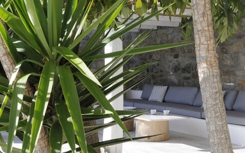 Villa Andy: Buitenmeubels, Tuin, Schaduw, Landscaping, Eco Hotel, Natuurlijk Materiaal, Ontwerp, Tropen, Zwembad