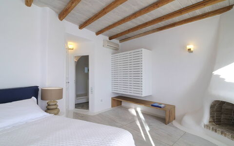 Villa Andy: Muur, Plafond, Interieur Ontwerp, Flooring, Verdieping, Meubilair, Kamer, Appartement, Bed, Slaapkamer