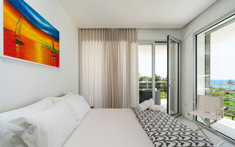 Villa Silvia: Meubilair, Interieur Ontwerp, Bed, Verdieping, Hout, Flooring, Slaapkamer, Huis, Appartement, Textiel