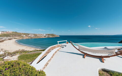 Seaside Villa: Blauw, Lucht, Water, Zwemwater, Horizon, Zomer, Kust, Zee, Kust En Oceanic Landvormen, Strand