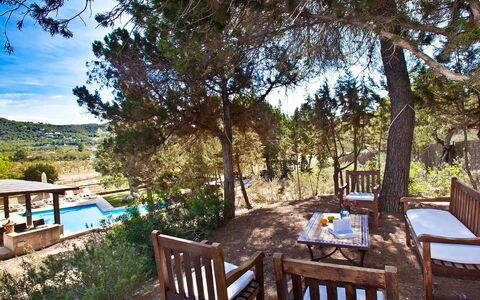 Villa Matarel: Meubilair, Buitenmeubels, Toevlucht, Schaduw, Zwembad, Stoel, Eco Hotel, Hardwood, Tuin, Dek