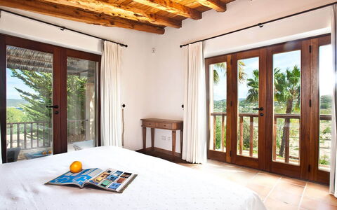 Villa Matarel: Meubilair, Interieur Ontwerp, Hout, Verdieping, Flooring, Huis, Plafond, Kamer, Bed, Slaapkamer