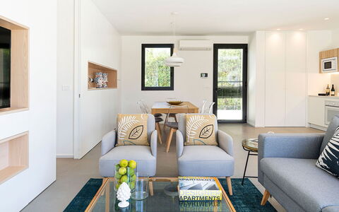 Villa la Isla: Meubilair, Interieur Ontwerp, Flooring, Bankstel, Verdieping, Hout, Woonkamer, Plafond, Kamer, Tafel
