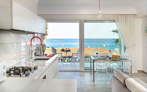 Casa Light Blu: Meubilair, Interieur Ontwerp, Hout, Keuken, Flooring, Verdieping, Tafel, Countertop, Stoel, Appartement