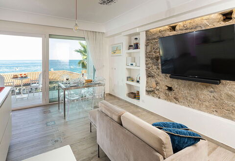 Casa Light Blu: Meubilair, Interieur Ontwerp, Flooring, Verdieping, Zee, Appartement, Kust, Kamer, Woonkamer, Oceaan