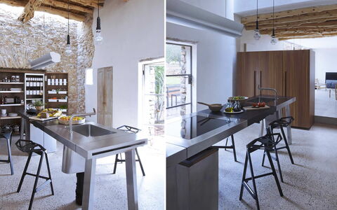 Villa Cave: Flooring, Meubilair, Hout, Interieur Ontwerp, Verdieping, Tafel, Keuken, Kamer, Countertop, Keuken En Eettafel