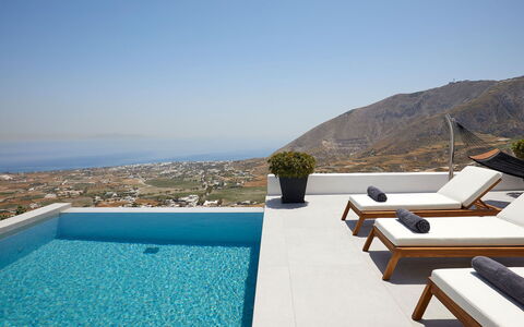 Haleine Suite: Zwembad, Toevlucht, Eco Hotel, Villa, Buitenmeubels, Stoel, Badplaats, Hotel, Tegel, Penthouse