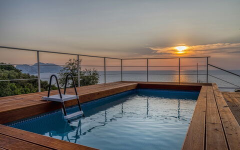 Mermaid Villa: Water, Horizon, Zee, Oceaan, Zwembad, Hardwood, Dek, Houten Vloer, Beits, Balkon