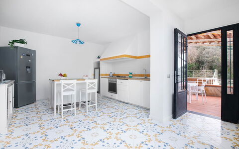 Mermaid Villa: Flooring, Verdieping, Interieur Ontwerp, Tegel, Ontwerp, Stoel, Marmeren, Keuken, Kamerplant