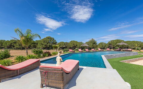 Villa Castiglioni: Blauw, Landschap, Tuin, Landscaping, Gazon, Zwembad, Park, Eco Hotel, Toevlucht, Kunstgras
