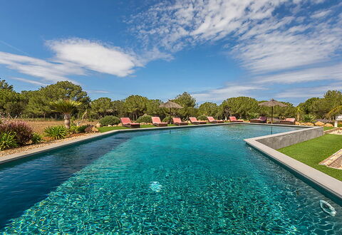 Villa Castiglioni: Blauw, Water, Zwembad, Tuin, Reflectie, Landscaping, Waterpartij, Toevlucht, Tropen, Vijver