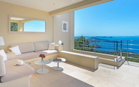 Villa Beleza: Meubilair, Interieur Ontwerp, Flooring, Verdieping, Stoel, Plafond, Appartement, Toevlucht, Bankstel, Woonkamer