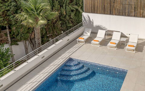 Villa Relaja: Zwembad, Toevlucht, Buitenmeubels, Samengesteld Materiaal, Eco Hotel, Schaduw, Ligstoel, Waterpartij, Villa