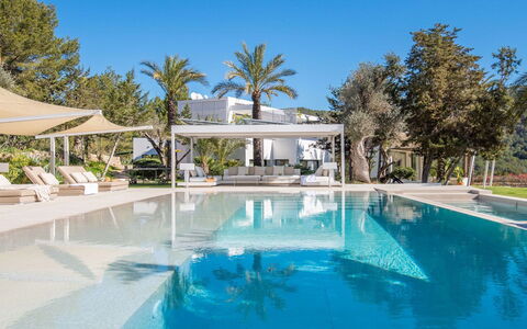 Villa Fabula: Zwembad, Boom, Toevlucht, Schaduw, Eco Hotel, Buitenmeubels, Landgoed, Hotel, Villa