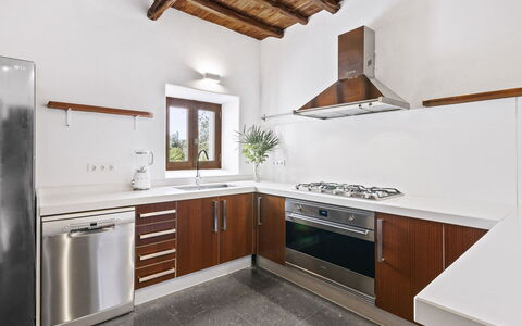 Villa Papiro: Keuken, Countertop, Flooring, Toestel Van De Keuken, Hout, Interieur Ontwerp, Cabinetry, Major Appliance, Huis, Huishoudapparatuur
