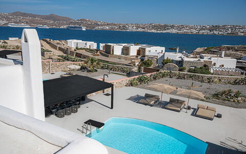 Villa Targer: Zee, Kust, Oceaan, Schaduw, Balkon, Villa, Badplaats, Strand, Hotel, Baai