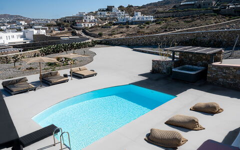 Villa Targer: Blauw, Zwembad, Toevlucht, Buitenmeubels, Kust, Schaduw, Eco Hotel, Badplaats, Villa, Hotel