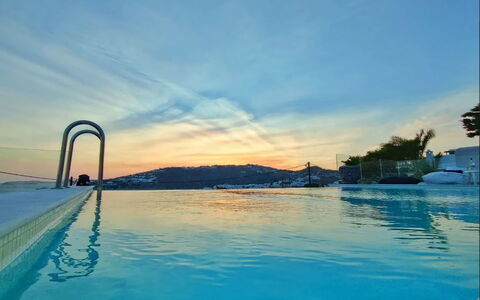 Villa Waves: Blauw, Water, Zwembad, Toevlucht, Avond, Schemer, Badplaats, Hotel, Eco Hotel